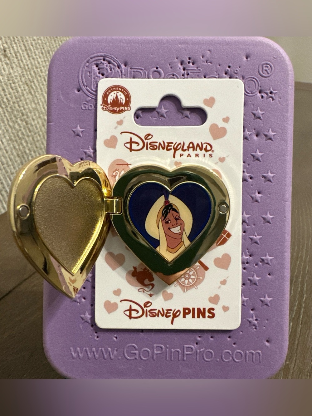 Disneyland Paris Prince Aladdin Heart Locket Pin